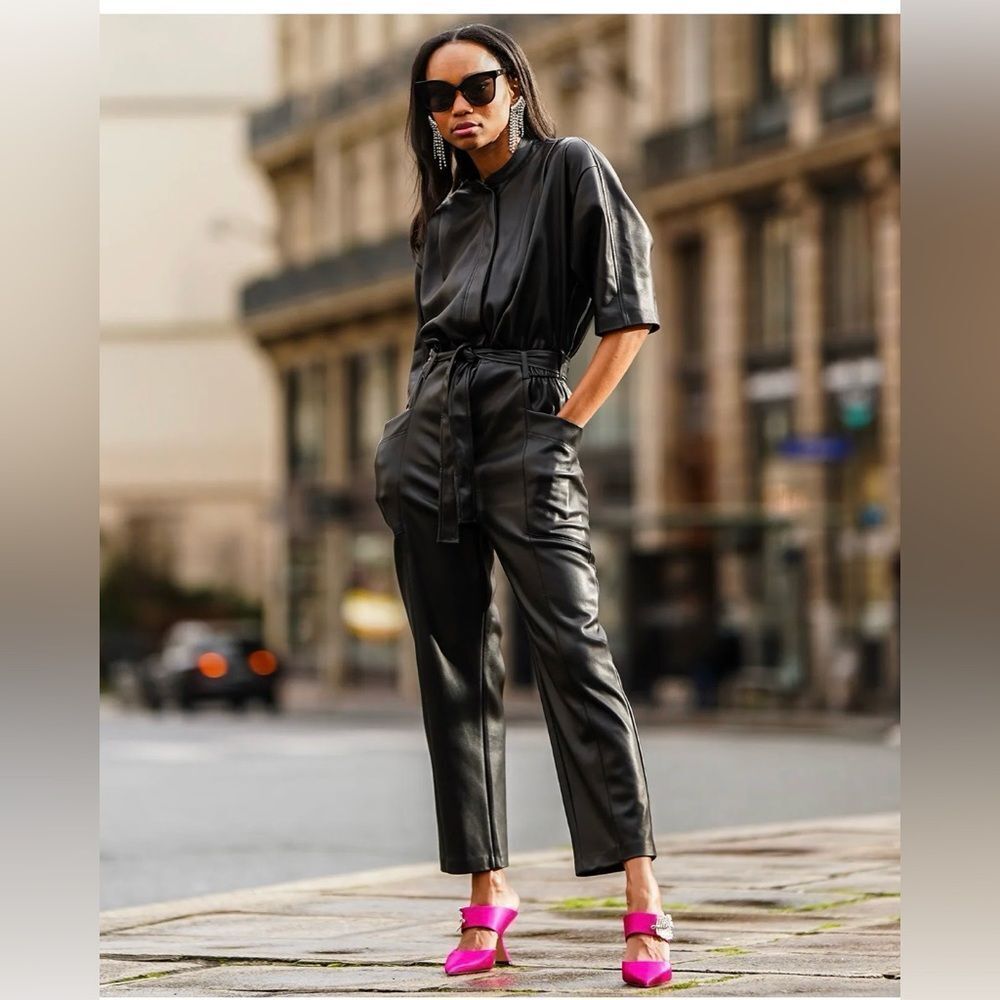 Live show, Love an all Black outfit! How to style black outfits inspiration - Picture 8 of 15